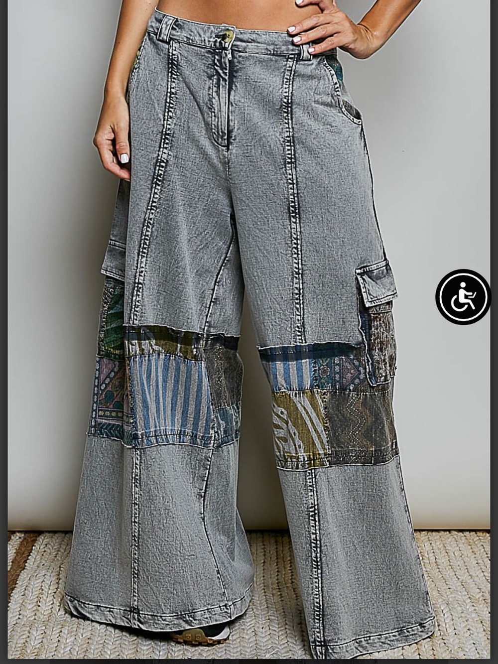 Relaxed Wide-Leg Patchwork Denim Pants- Washed out Black - Picture 2 of 6